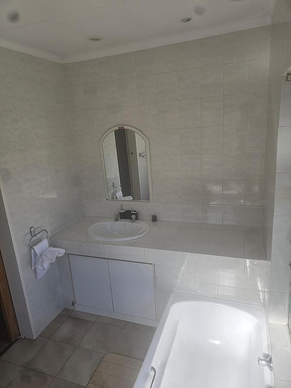 Bathroom, Bath, towels