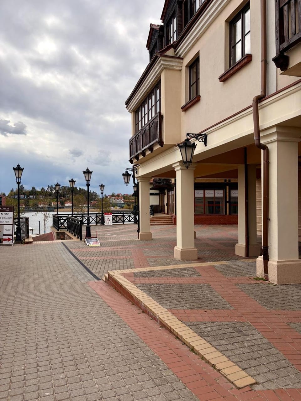 Property building, Day, Neighbourhood, Street view, Location