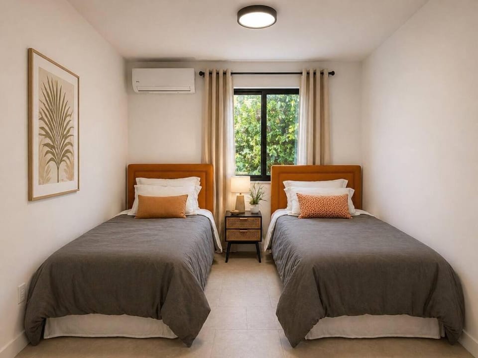 Bed, Photo of the whole room, Bedroom, air conditioner