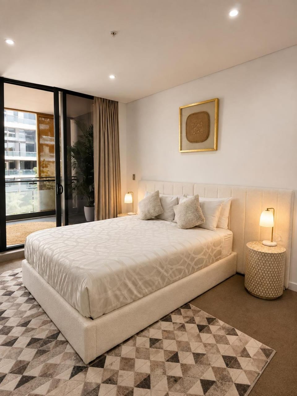 2 bed premium location near train restaurant Free parking Apartment in Mascot