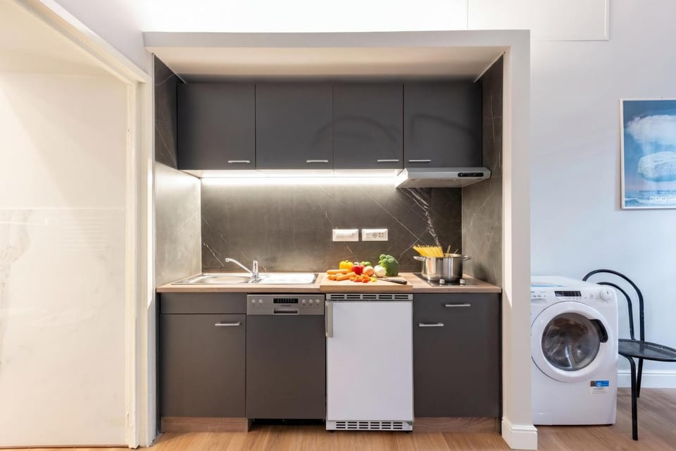 Kitchen or kitchenette