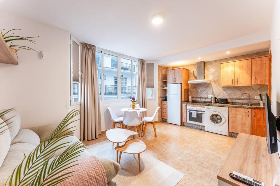 TV and multimedia, Kitchen or kitchenette, Living room, Other, Seating area, Dining area, oven, pet friendly, stove, toaster, washing machine