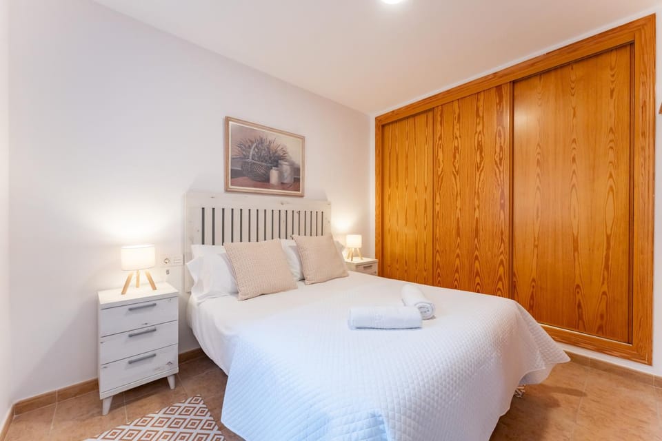 Bed, Other, Photo of the whole room, Bedroom, wardrobe