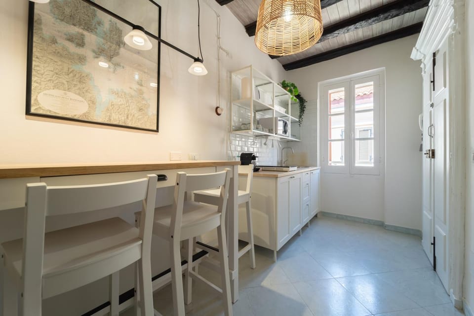 Kitchen or kitchenette, Dining area, kitchen