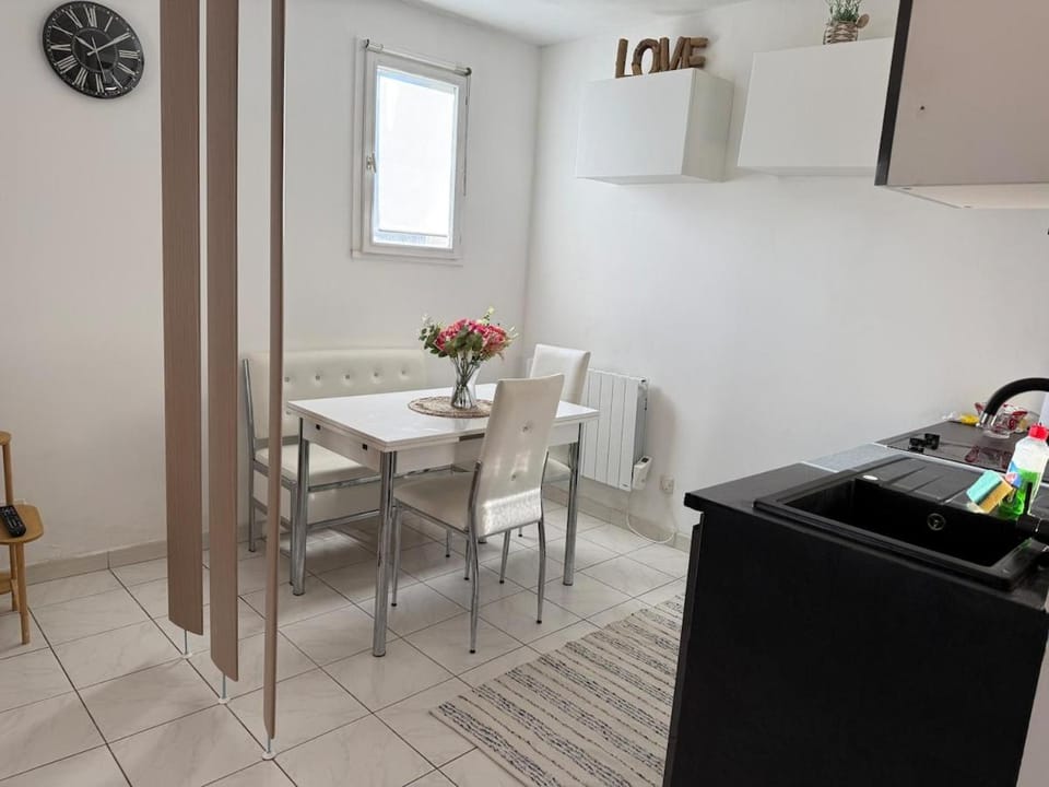 Bienvenue au Nid Rosé Apartment in Île-de-France