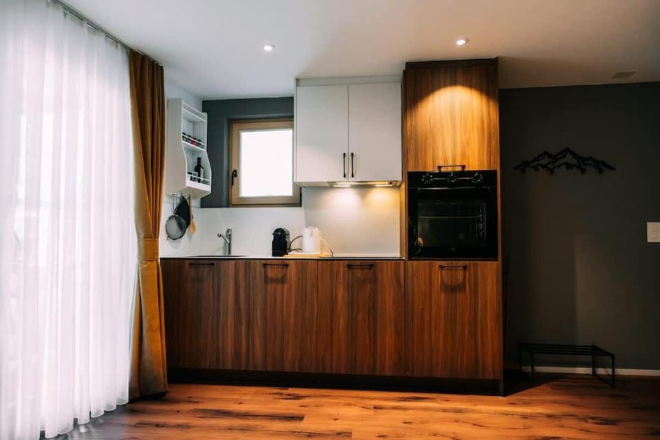Alpina Two - Charming Apartment Prime Location Apartment in Canton of Bern (Region)