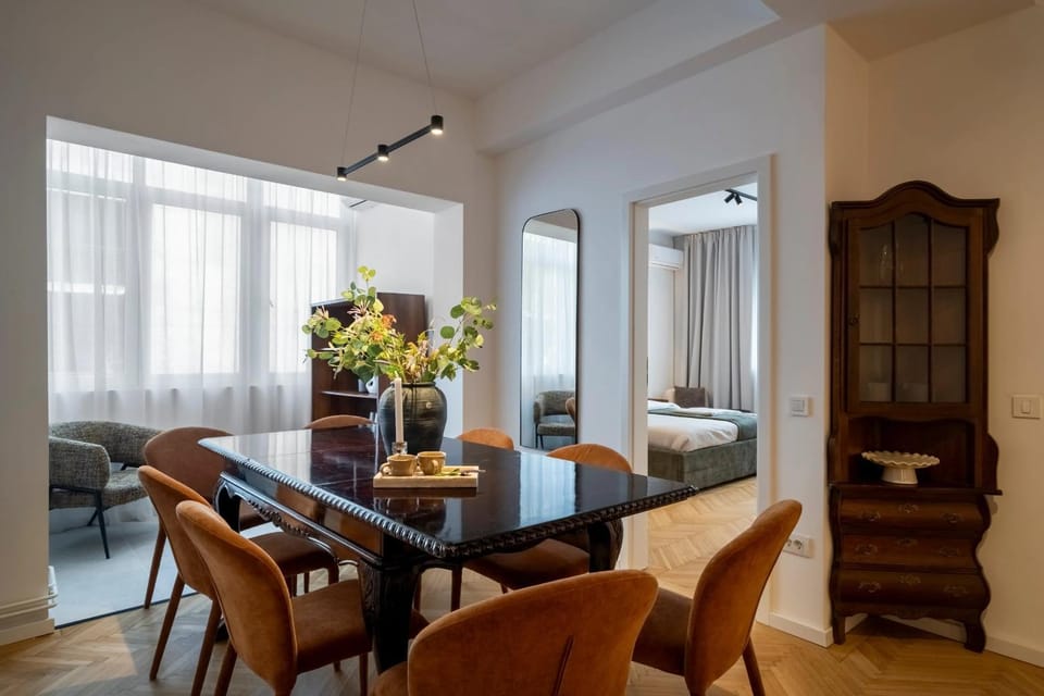 Living room, Seating area, Dining area