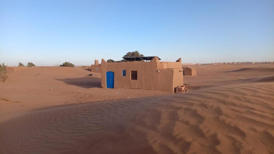 Sahara Silence House - Desert Retreat by the Dunes House in Morocco