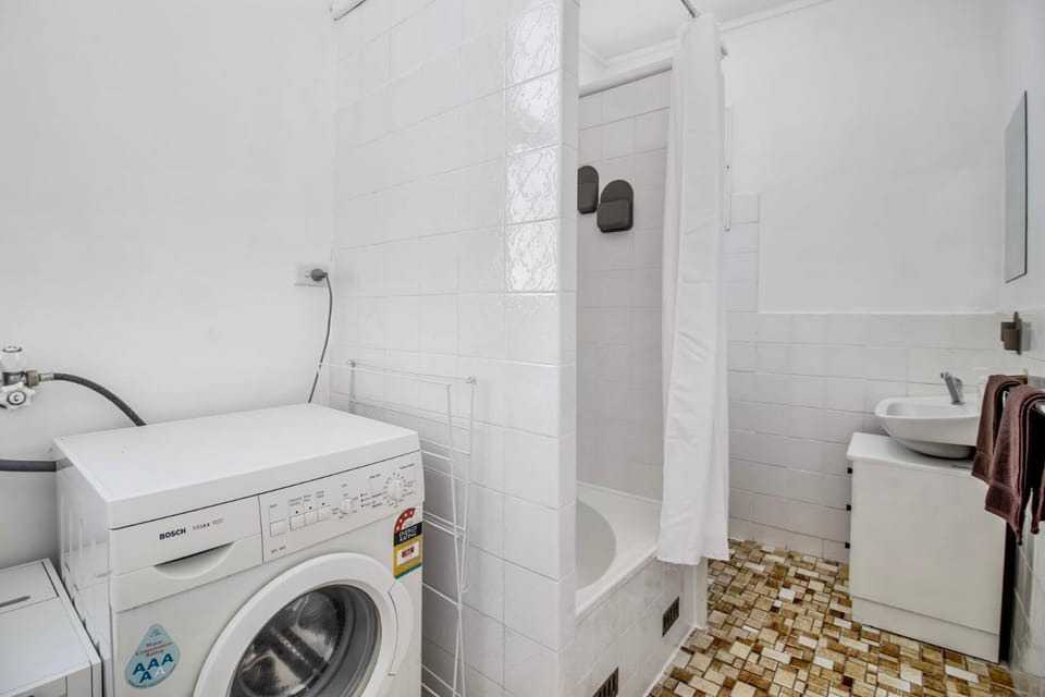 Bathroom, washing machine
