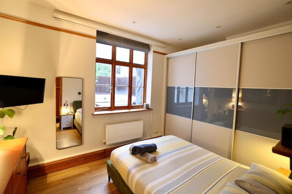 Period Flat Overlooking Preston Park Apartment in Brighton