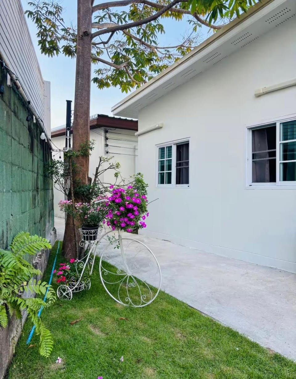 Mr Chang House 2 Apartment hotel in Chiang Mai