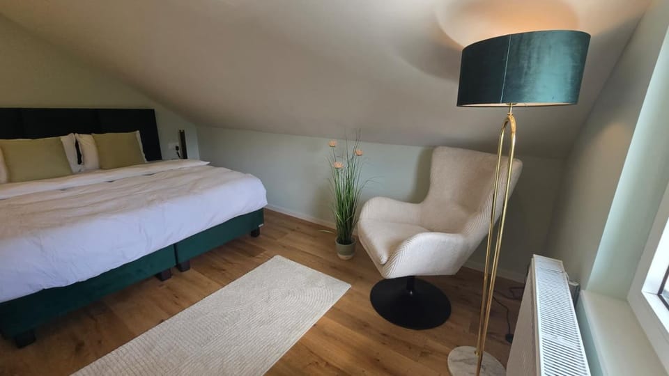 Seating area, Bedroom