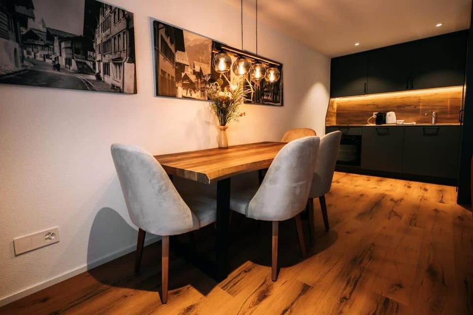 Alpina Four - Charming Apartment Prime Location Apartment in Canton of Bern (Region)