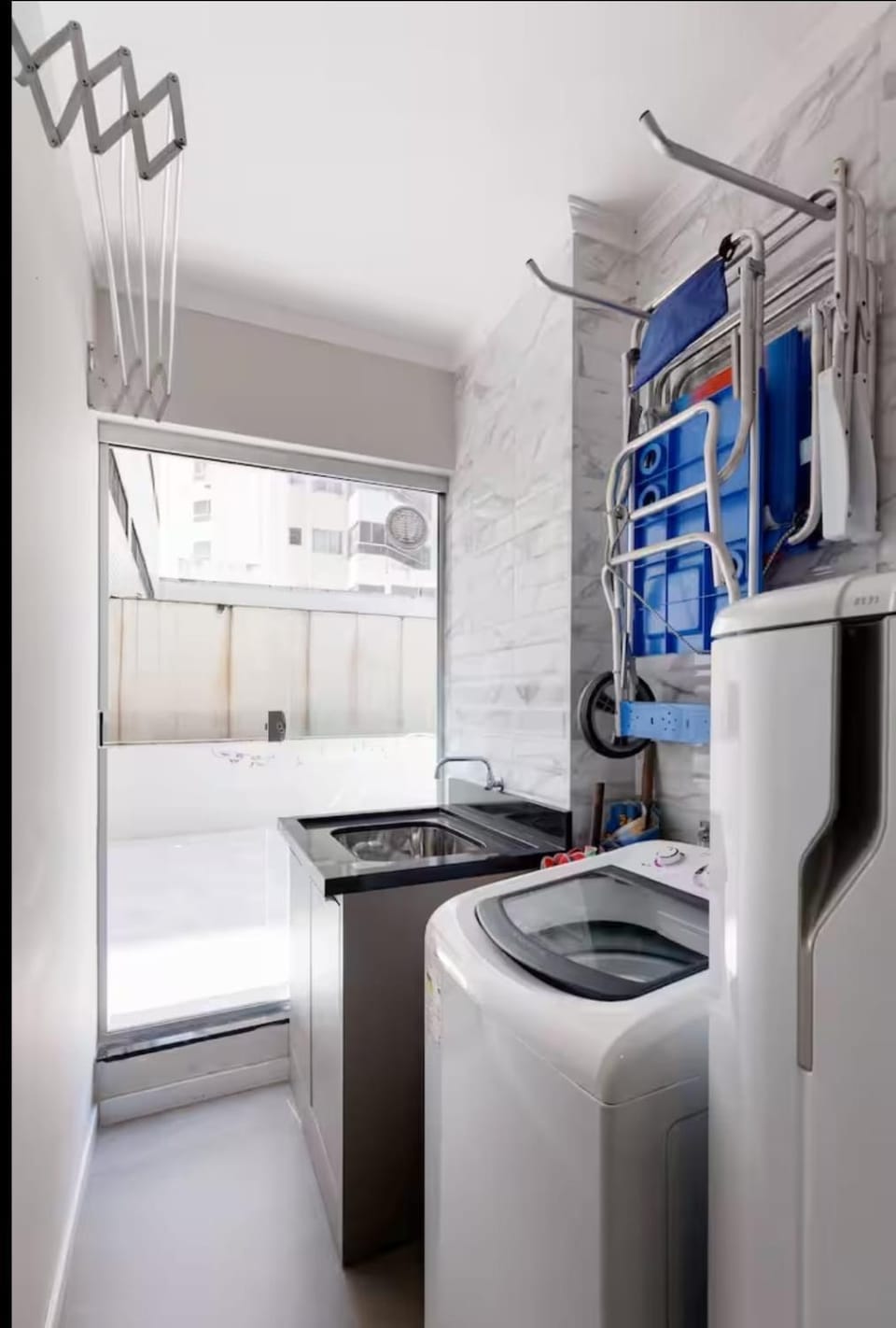 Ap 50 M da praia com acesso privativo e garagem Apartment in Camboriú