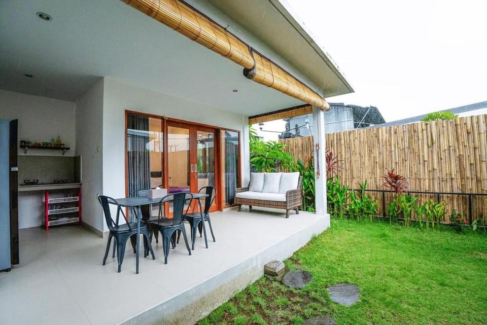 Suka Suka - 2-Bedroom Ocean Breeze Villa Villa in Kediri