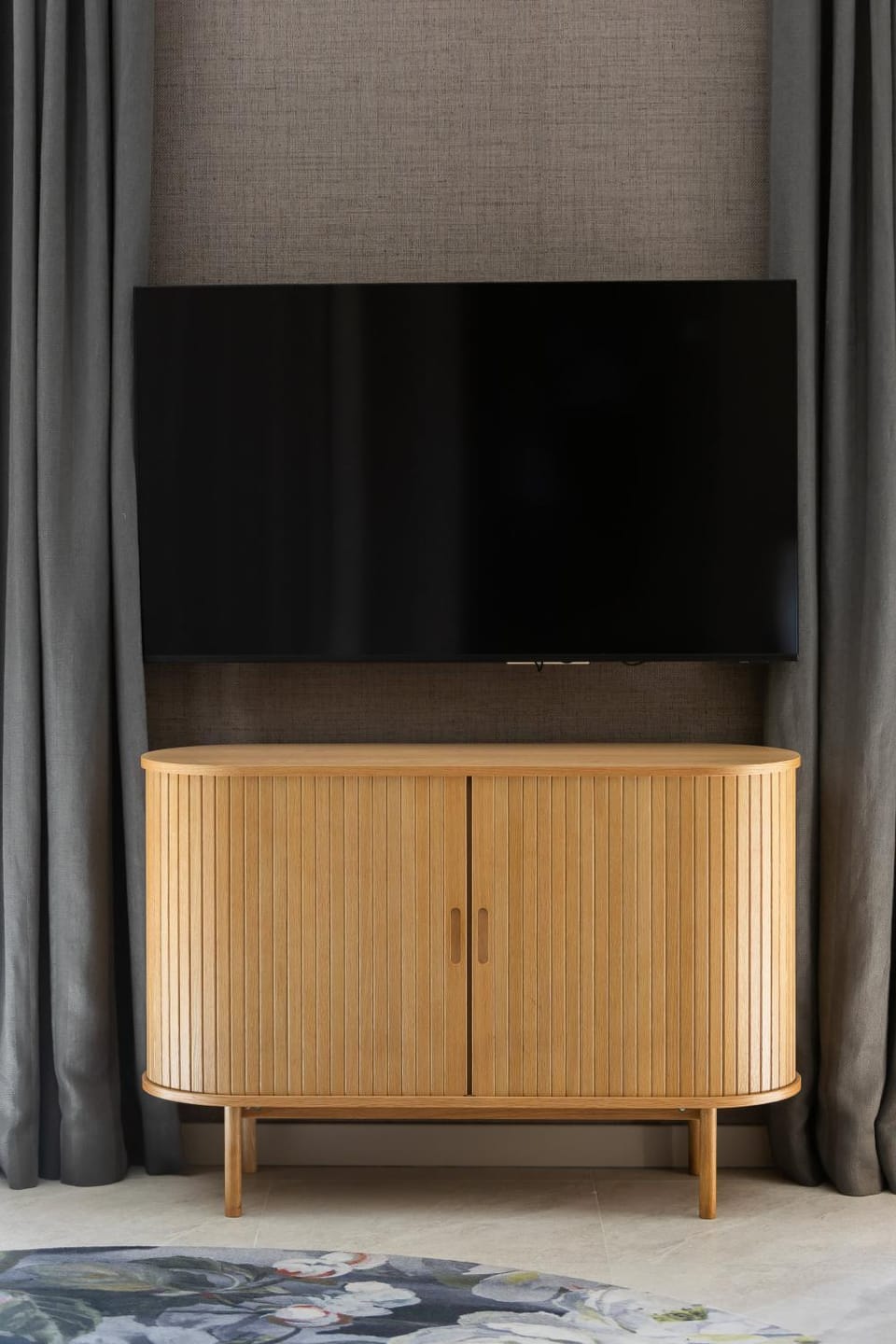 TV and multimedia, Evening entertainment, wardrobe