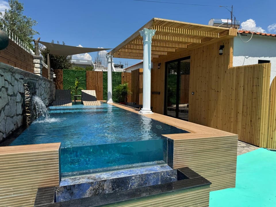 Day, Pool view, Swimming pool, sunbed