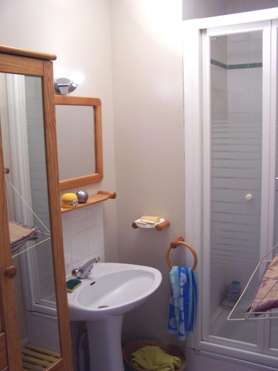 Chambre lit simple Vacation rental in Saint-Herblain