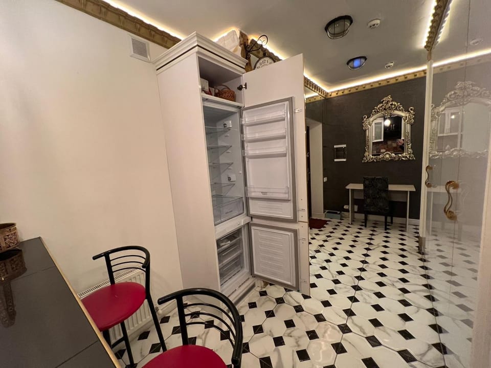 Kitchen or kitchenette, Living room, Seating area