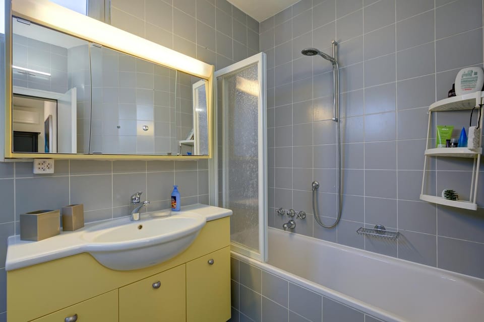 Bathroom, Bath
