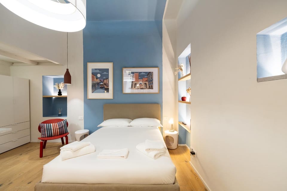 Bed, Photo of the whole room
