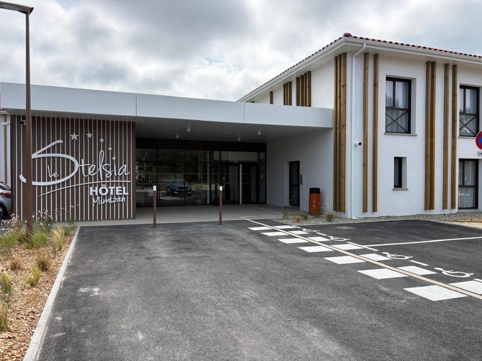 Le Stelsia Hotel Mimizan Hotel in Mimizan
