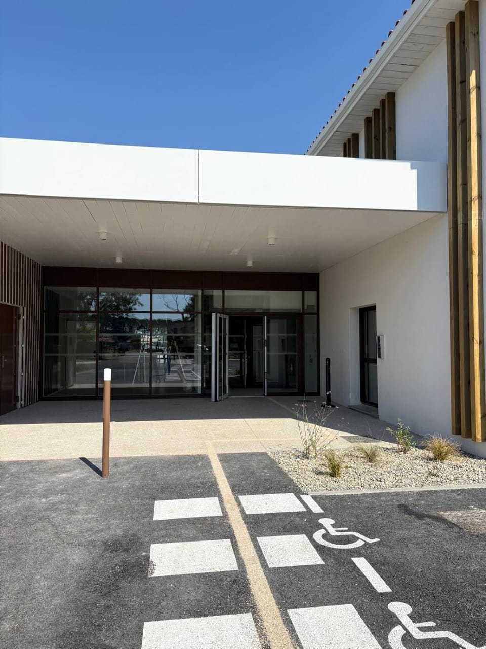 Property building, Facade/entrance
