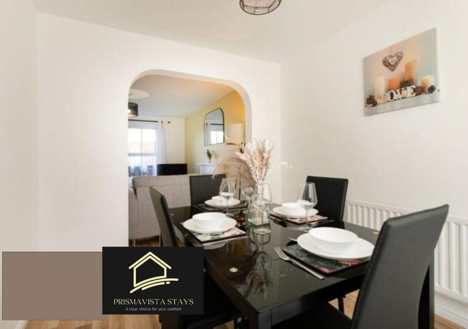 Property building, Dining area, kitchen