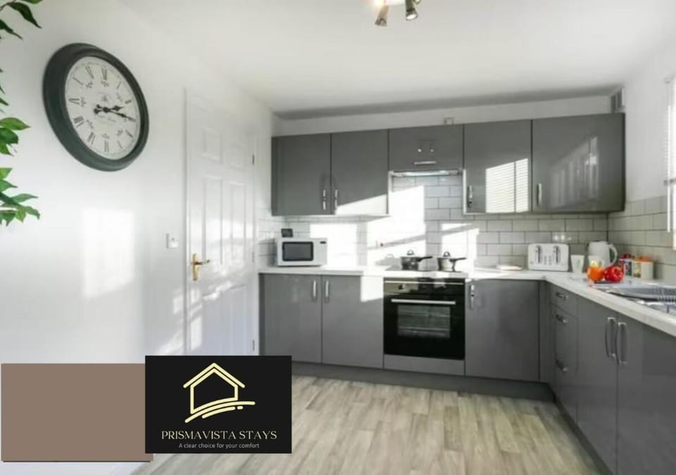 Property building, Kitchen or kitchenette, microwave, oven, kitchen