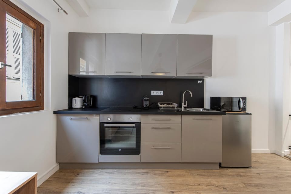 Old town charming separate bedroom apartment - AC Apartment in Nice