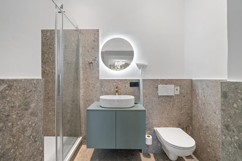Shower, Toilet, Bathroom