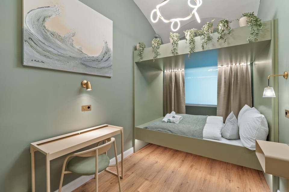 Bed, Seating area, Bedroom