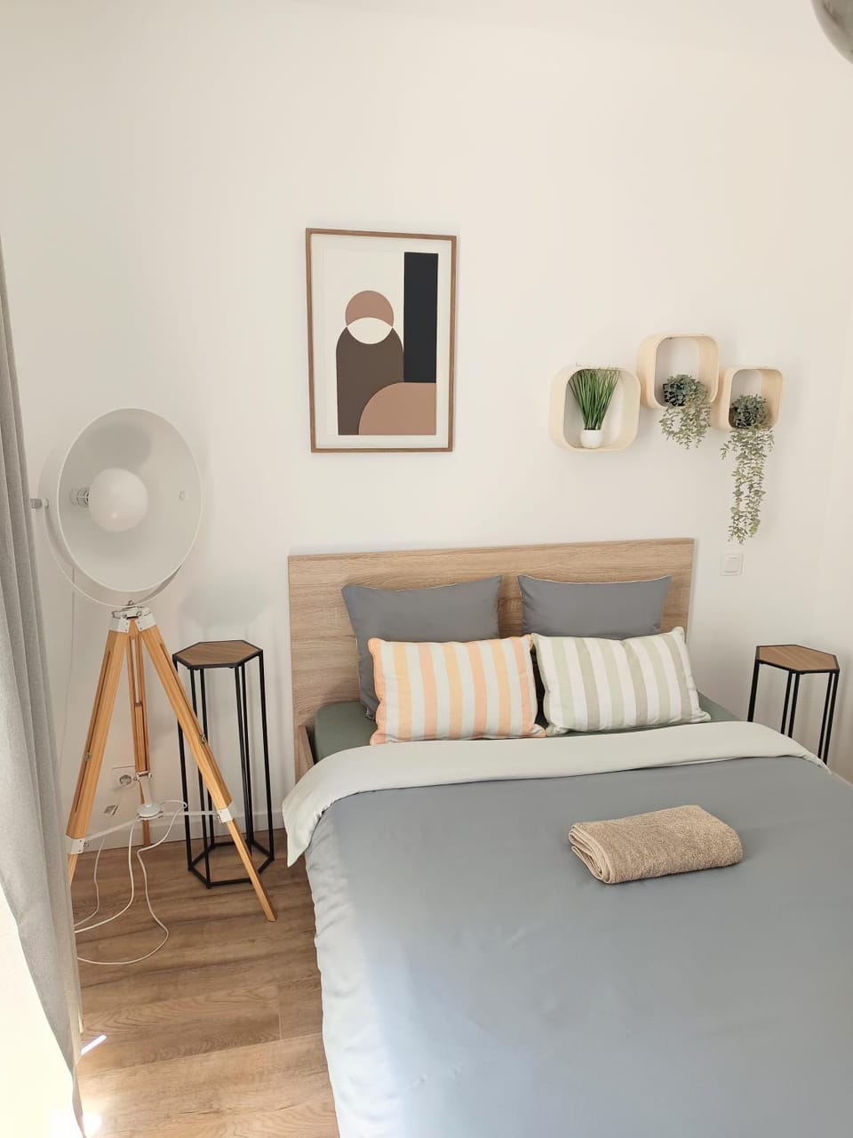 Bed, Photo of the whole room, Bedroom