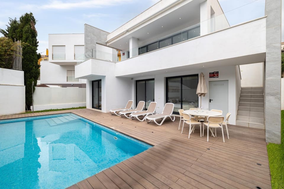 Property building, Swimming pool