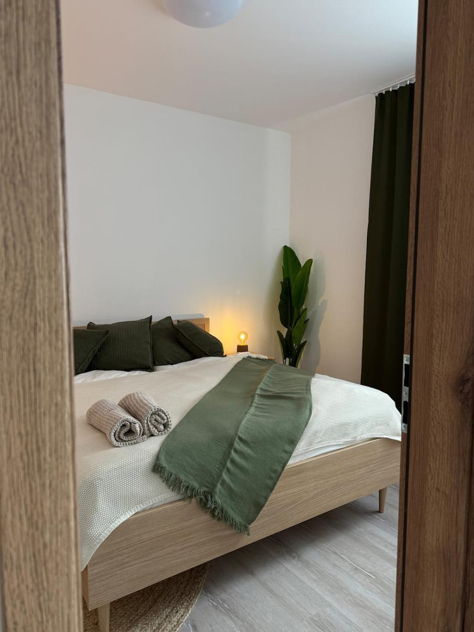 Green Leaf Apartment Cozy and Modern Apartment in Slovakia
