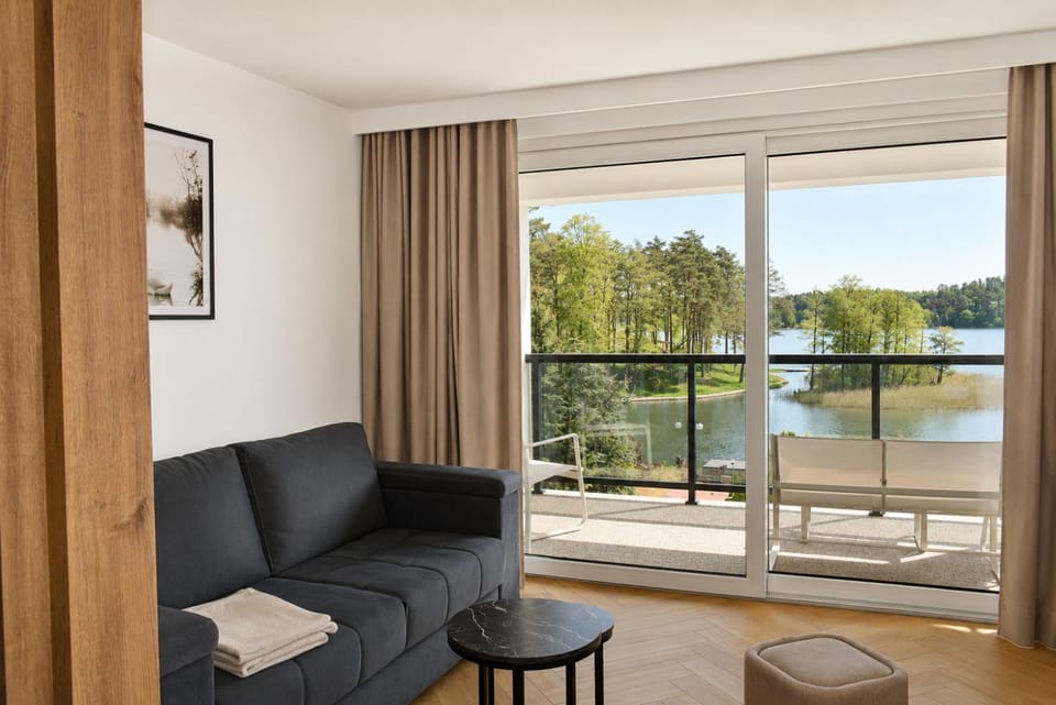 Day, Natural landscape, View (from property/room), Balcony/Terrace, Living room, Seating area, Lake view