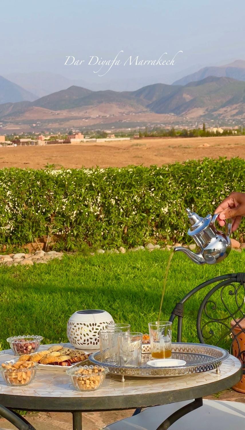 Restaurant/places to eat, Garden, Garden view, Mountain view