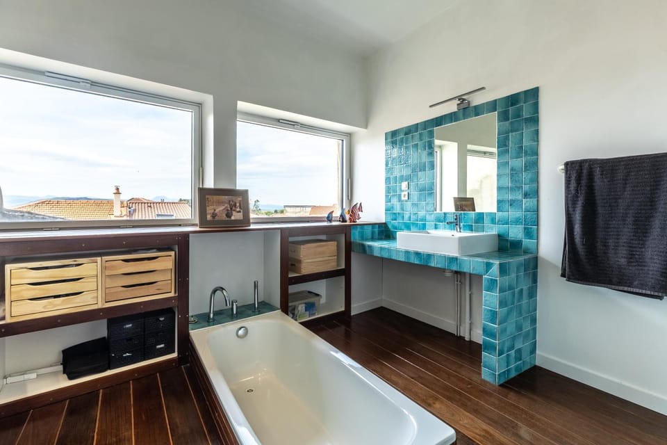 Bathroom, City view, Garden view, Mountain view, Bath, towels