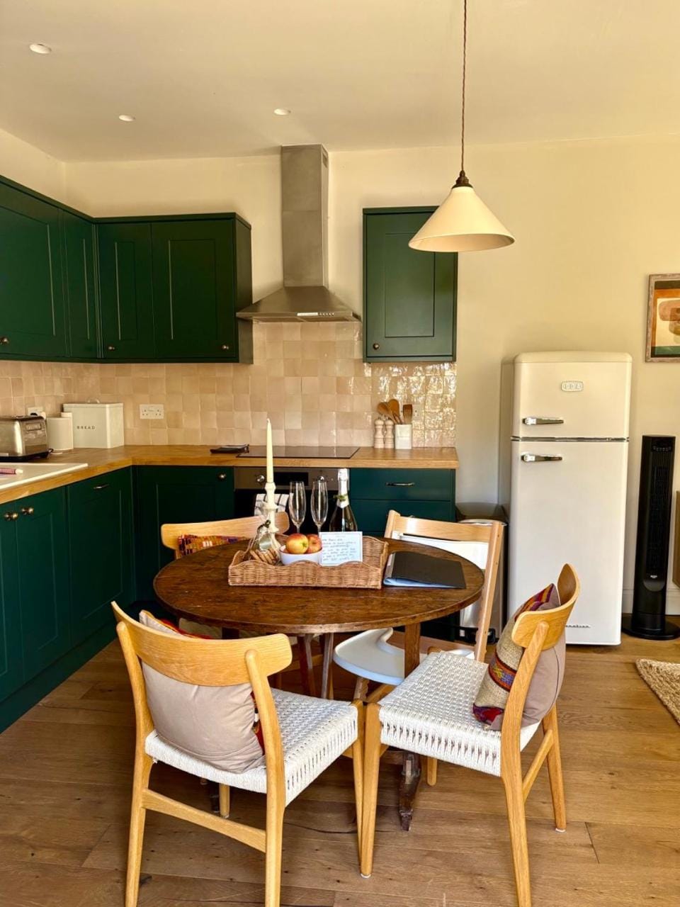 Kitchen or kitchenette, Seating area, Dining area, dishwasher, oven, pet friendly, stove, toaster