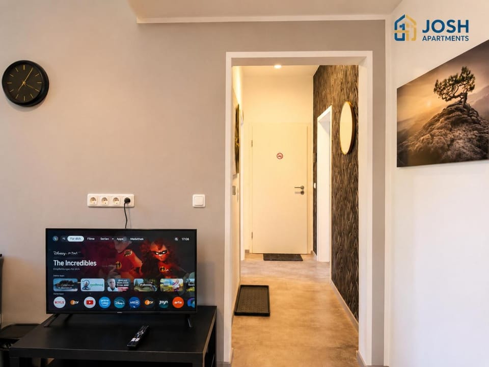 Communal lounge/ TV room, TV and multimedia, Evening entertainment