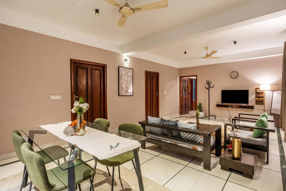 Sliceinn Hibiscus - Defence Colony, Indiranagar Vacation rental in Bengaluru