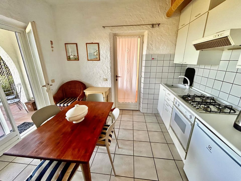 BILO BELVEDERE DESTRO, con giardino, vista mare, posto auto e wifi Apartment in Marche