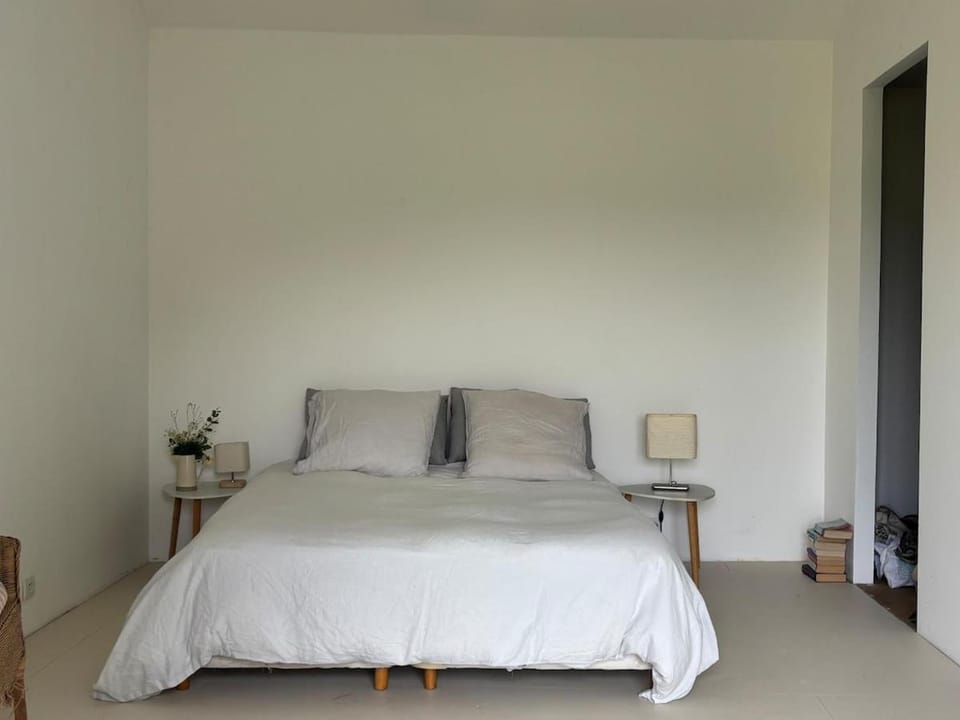Quiet Countryside House & Secure Garden House in Nouvelle-Aquitaine