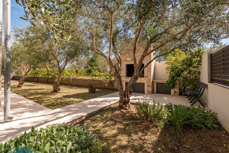Garden, Garden view