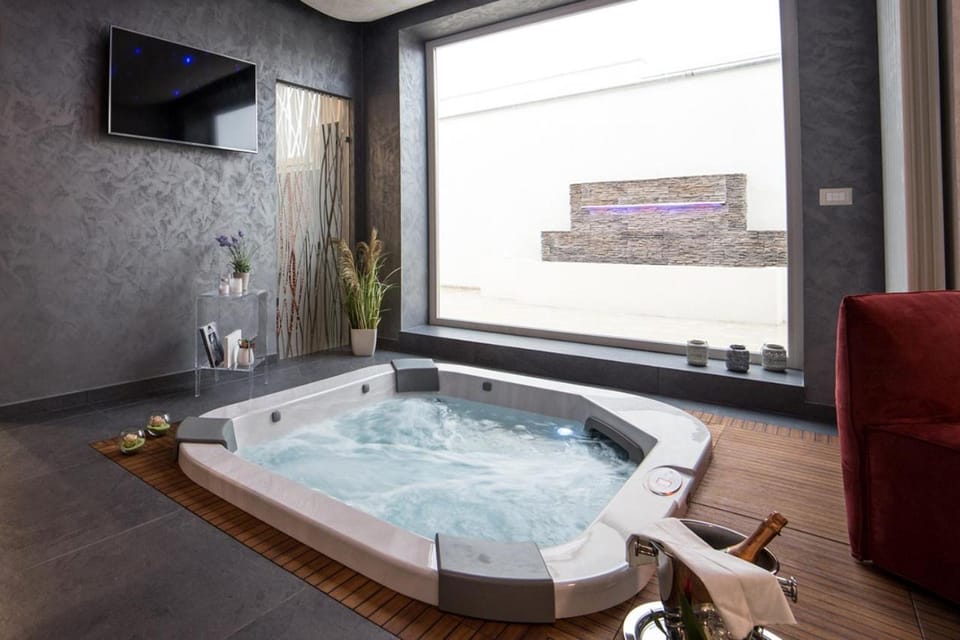 Hot Tub, Bathroom, TV and multimedia, Bath