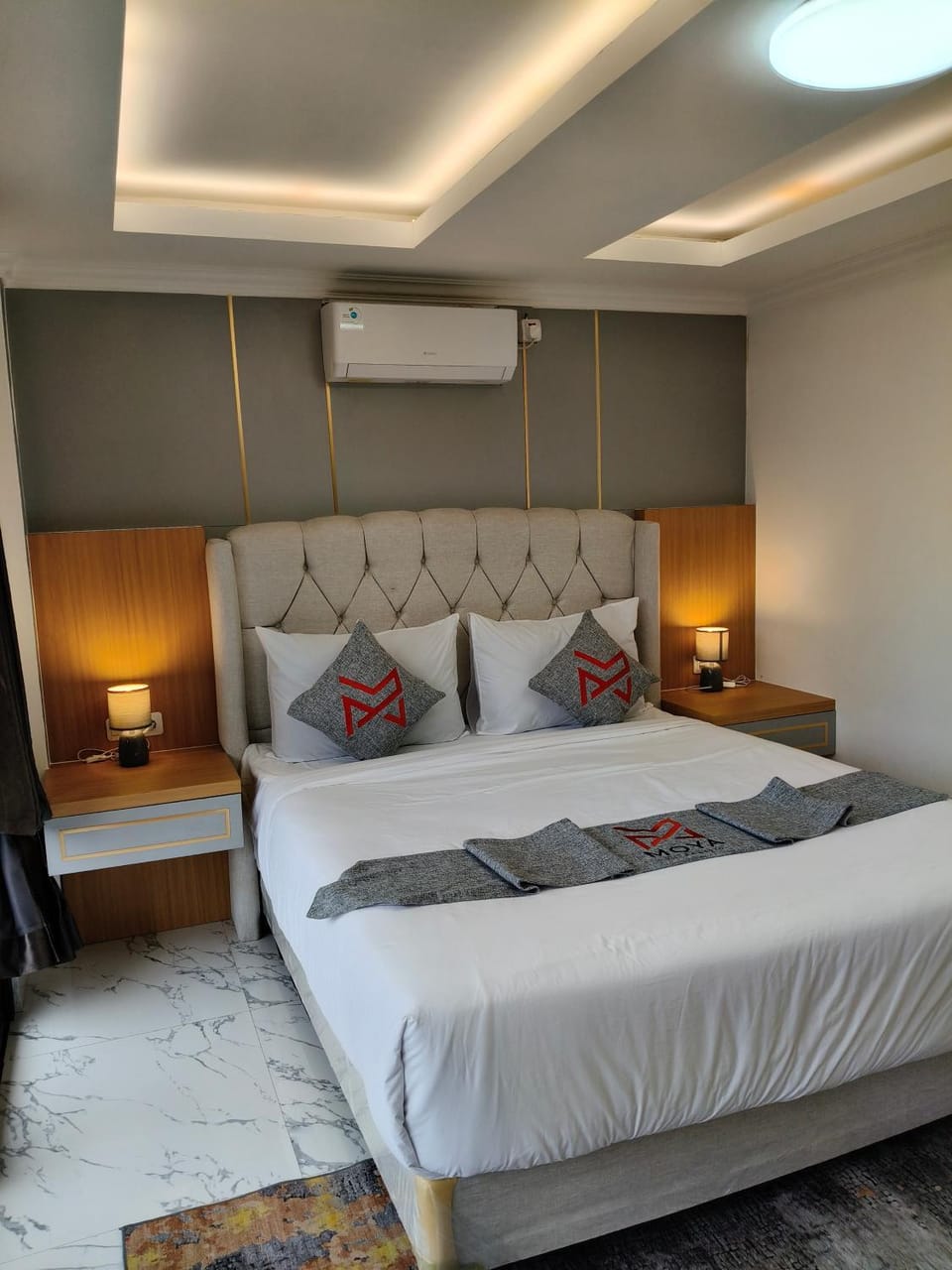 Bed, Photo of the whole room, Bedroom, air conditioner