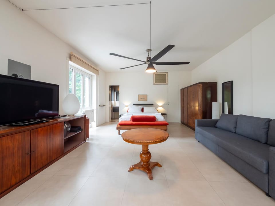 TV and multimedia, Seating area, Evening entertainment