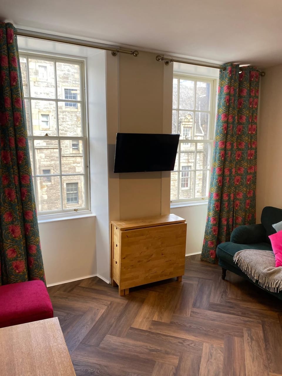 Luxury 2 bedroom apartment on famous Royal Mile Apartment in Edinburgh