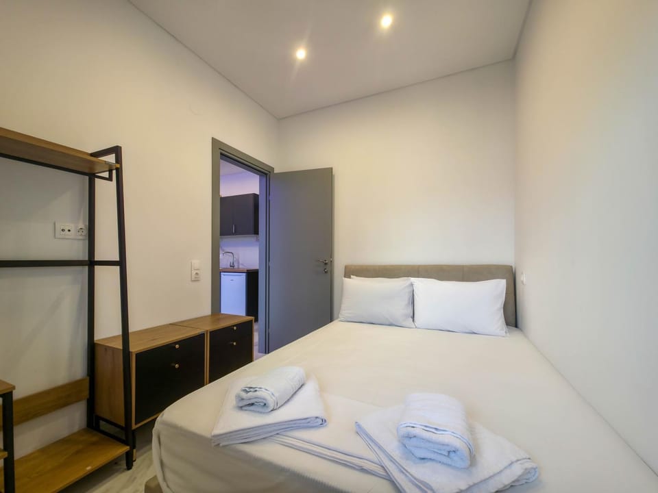 Bed, Bedroom, towels, wardrobe