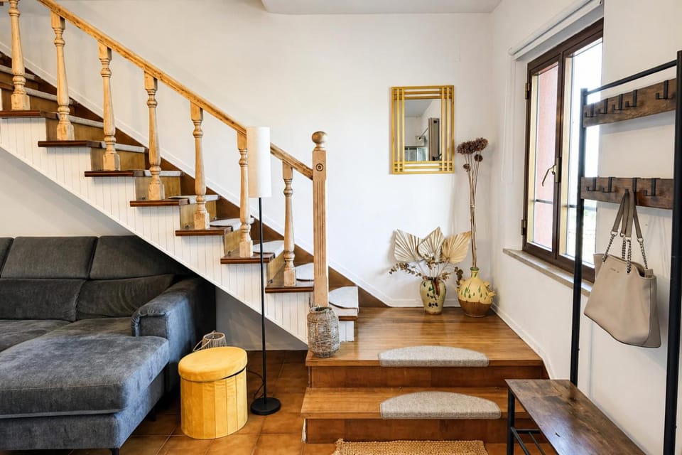 Living room, Decorative detail, heating, internet